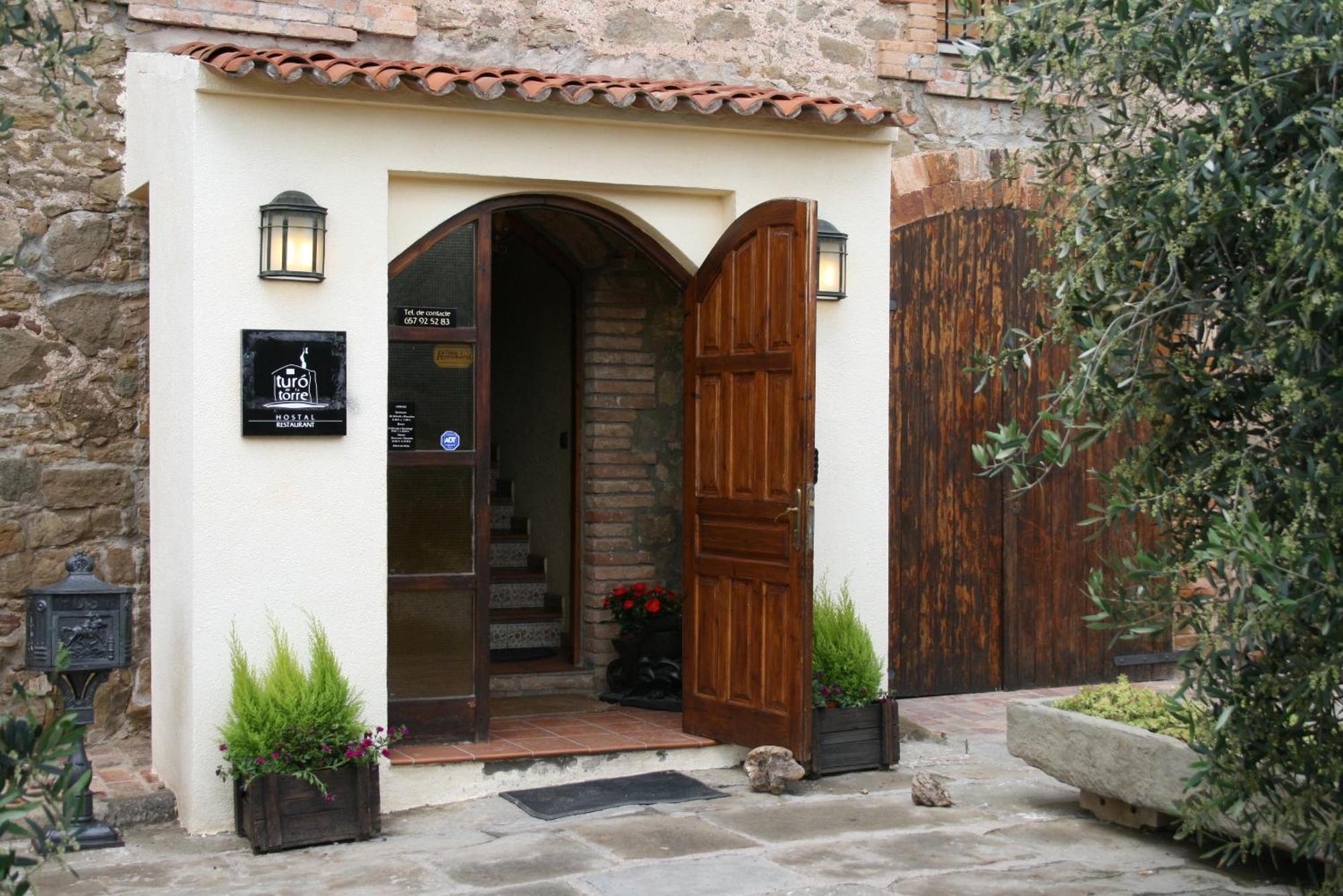 Turo De La Torre Hotel Manresa Exterior photo